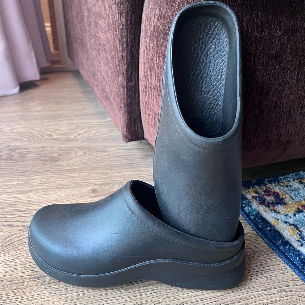Black Klogs Mules